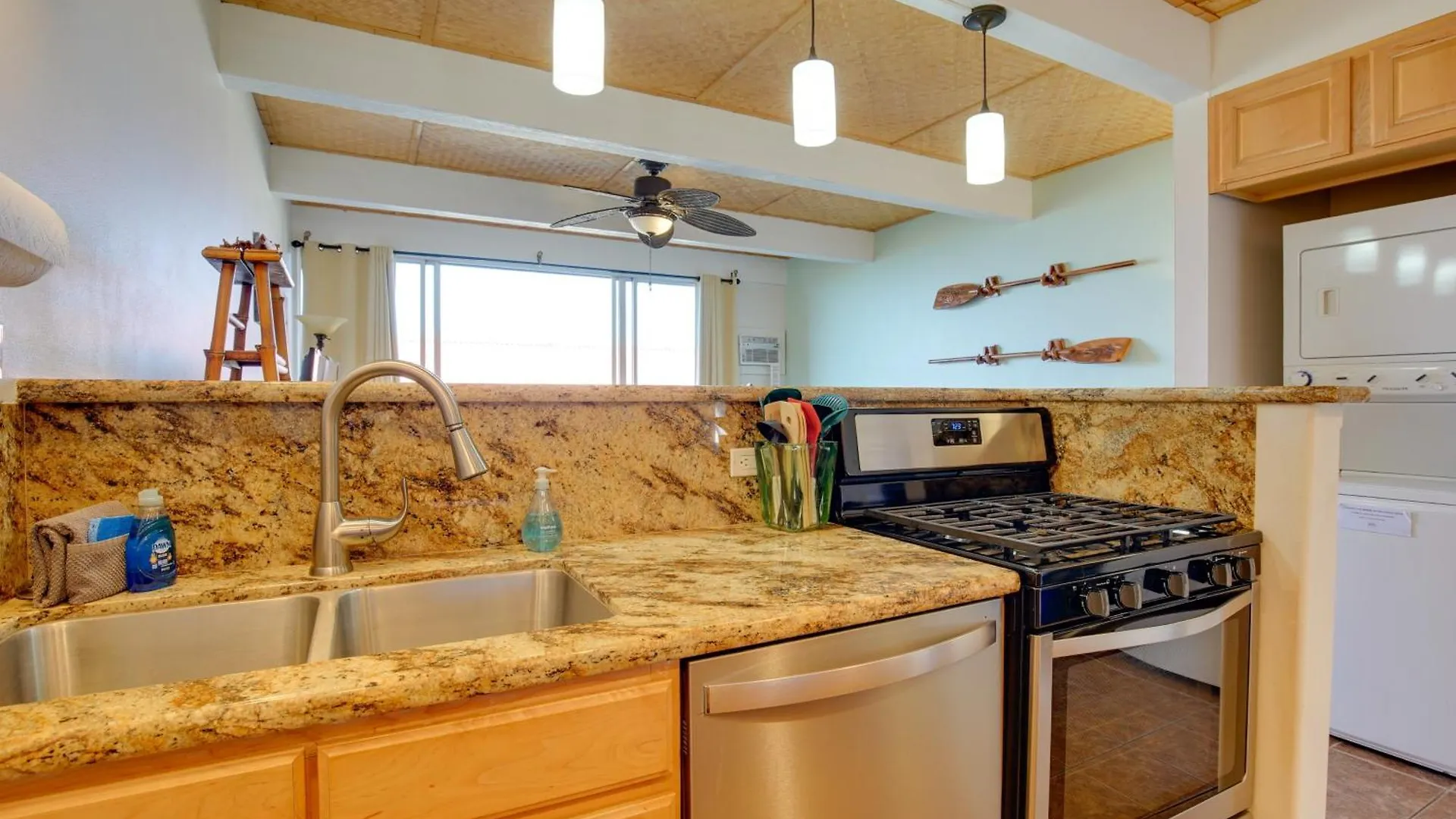 Apartment Kailua-Kona Condo Steps To Beach And Downtown!