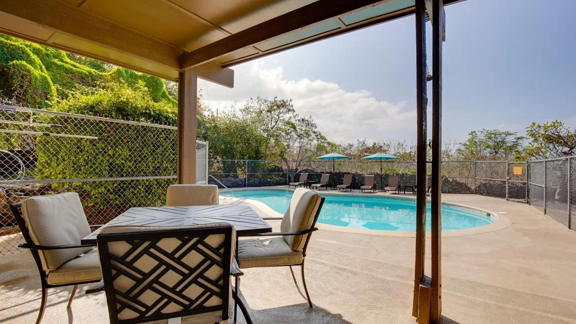 Appartement Kailua-Kona Condo Steps To Beach And Downtown!